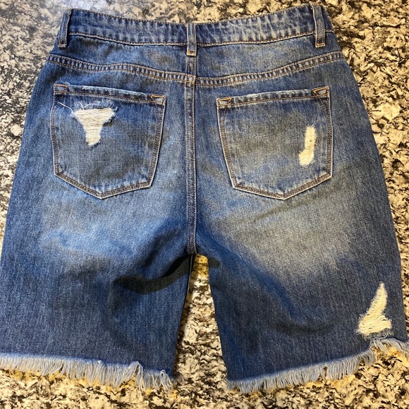 High Waist Distressed Bermuda Denim Shorts - Picture 4 of 4